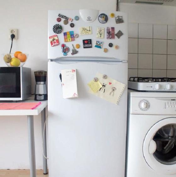 Холодильник может стать частью декора вашей кухни: преображаем его до неузнаваемости с помощью цветной бумаги