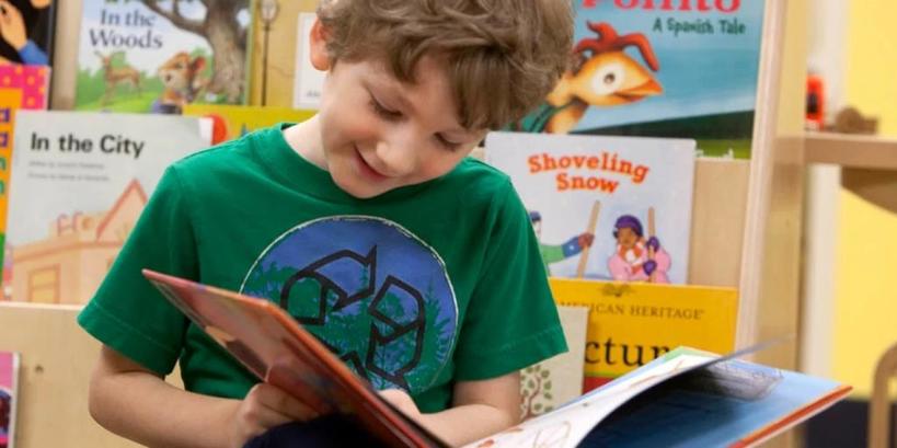 Посетить общественную библиотеку: как привить ребенку любовь к чтению