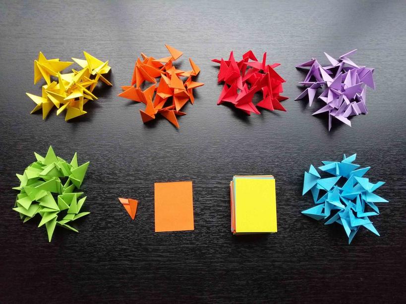 Дочь увлеклась оригами: я даже не думала, что из бумаги можно смастерить такую красивую подставку для карандашей