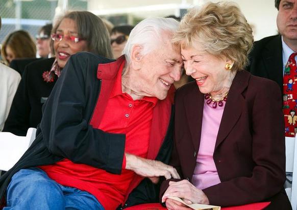 Кирк Дуглас и Энн Буйденс в браке уже 65 лет. Самая крепкая пара Голливуда делится секретами семейного счастья