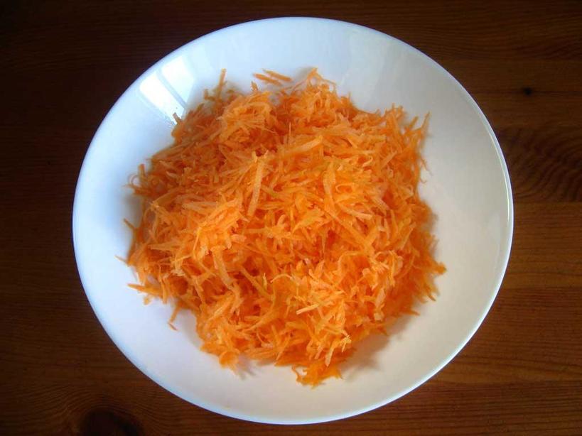 Легкий и витаминный завтрак: самый вкусный салат из моркови (все дело в соусе)