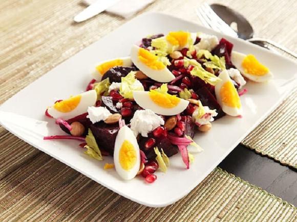 10 интересных украинских рецептов салатов из свеклы