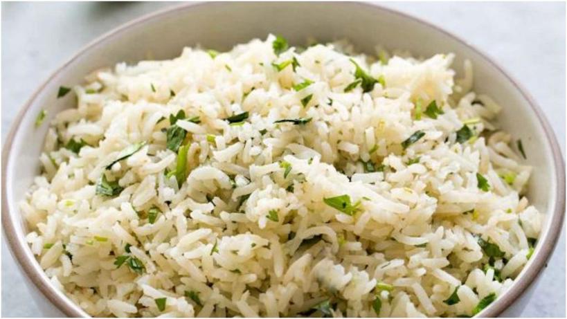 Простое объедение: рис с кинзой и лаймом (рецепт)