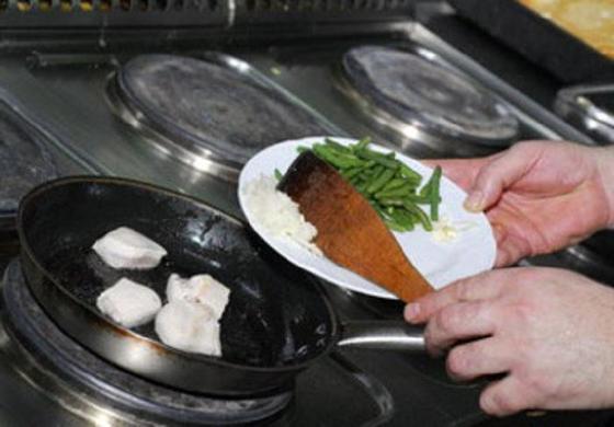 Аппетитная курочка со стручковой фасолью и яйцами в духовке: готовим армянский вариант традиционного утреннего омлета