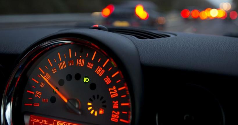 Стоп, машина: индикаторы на панели приборов, требующие незамедлительной реакции водителя