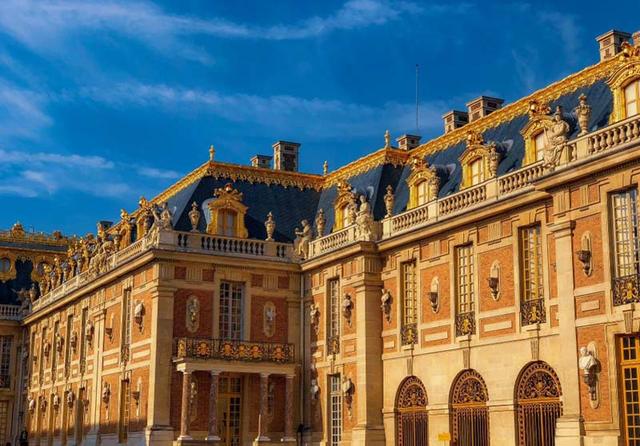 Теперь можно почувствовать себя королем Франции: прямо в Версальском дворце открылся новый отель