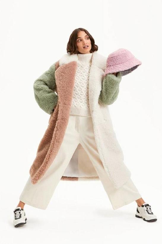 По совету стилиста купила на зиму пальто из искусственного меха. Делюсь другими тенденциями зимы-2020