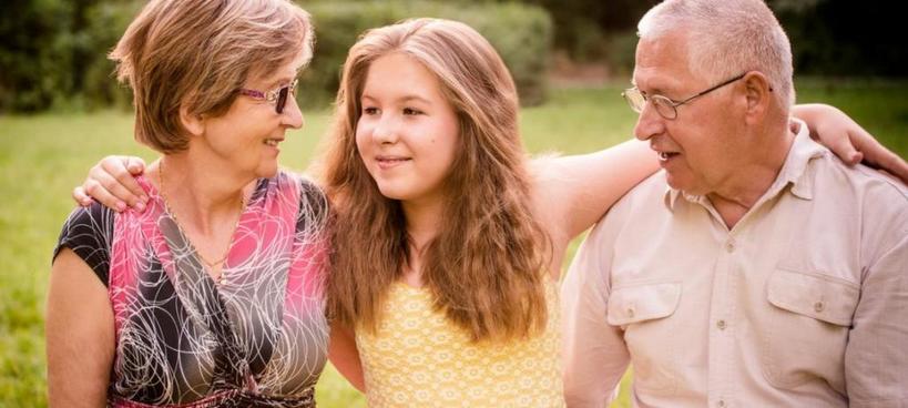Полезно для здоровья пенсионеров: почему детей нужно почаще оставлять с бабушками и дедушками