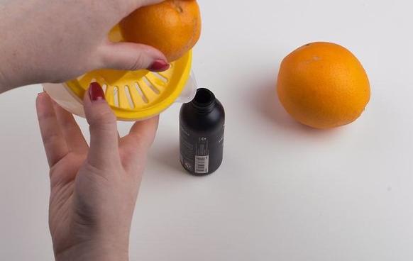 Я осветляю волосы дома с помощью лимонов и апельсинов: как правильно это делать