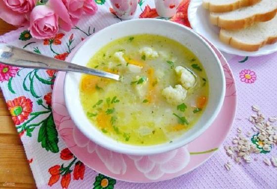 Мой диетолог поделился со мной рецептом вкуснейшего супа из цветной капусты: готовлю его почти каждый день