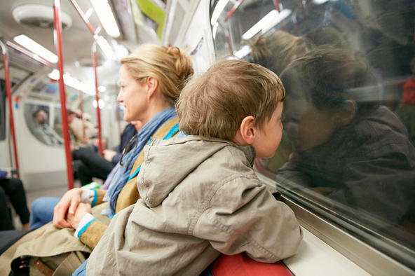  Кому надо   тот и вытрет : случай в метро, который заставил меня по другому относиться к пассажирам с детьми