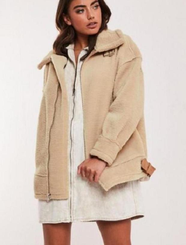Зимние тенденции 2019 года: уютный кабельный трикотаж, фугу-куртки, накидки