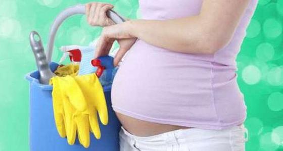 Беременность, конечно, не болезнь, но... Что нельзя делать беременной женщине во время уборки