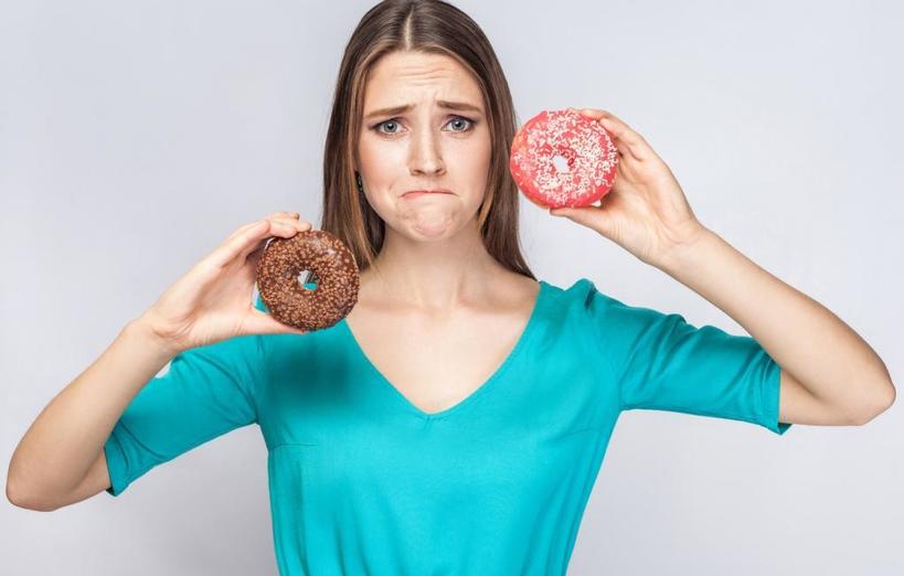 Диетолог объяснила главные ошибки при попытках сбросить вес: 