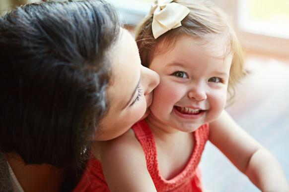 Истерика – способ выражения любви: почему маленькие дети могут плохо себя вести с матерью, но хорошо с другими людьми