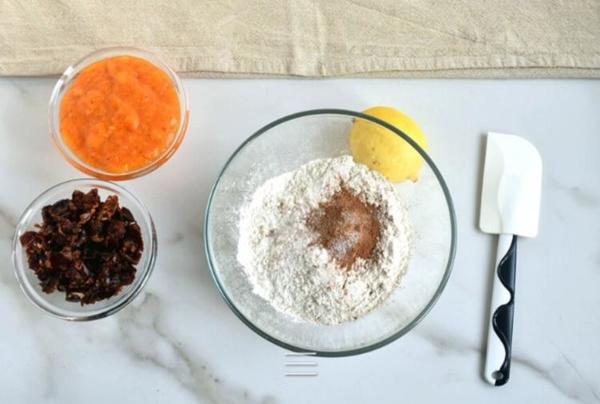 Рецепт приготовления батончиков с хурмой в лимонной глазури. Порадуйте своих малышей сладким и полезным угощением