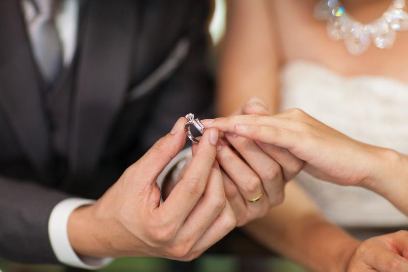 Публично вас высмеивает: признаки, которые подскажут, что выходить за него замуж не стоит