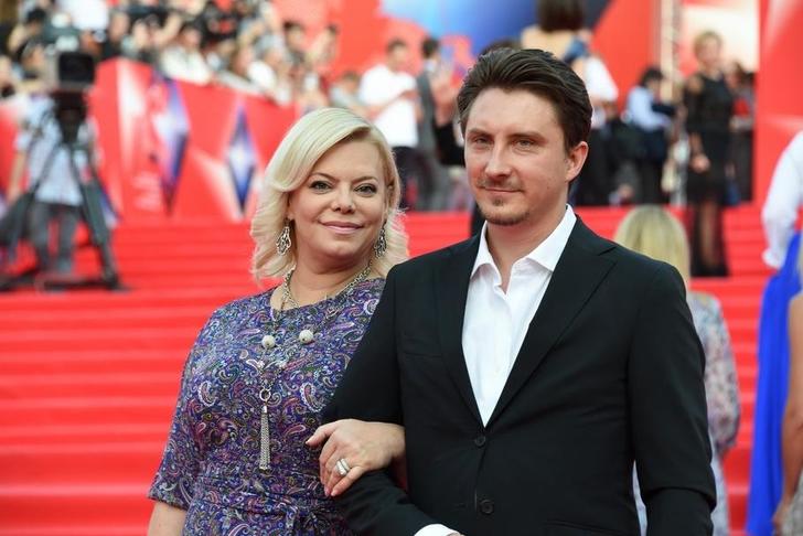 52-летняя Яна Поплавская выходит замуж за 40-летнего радиоведущего