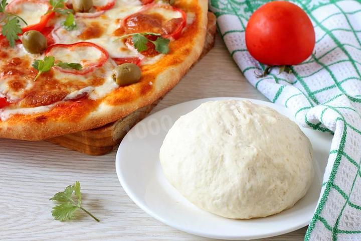Подруга привезла из Италии рецепт идеального теста для пиццы: теперь готовить ее одно удовольствие