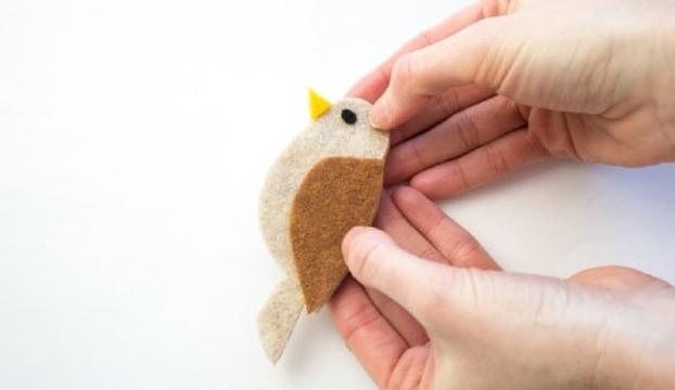 Птичка на страничке: как сделать милую фетровую закладку своими руками