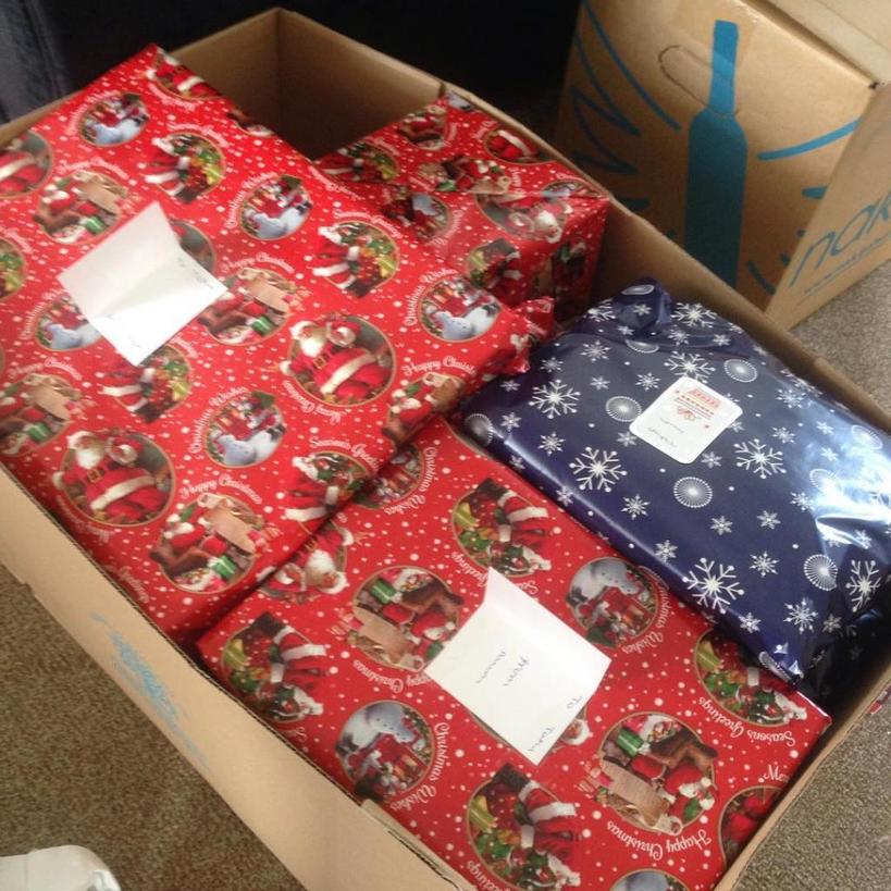 Обожающая праздники мать купила своим детям 300 рождественских подарков