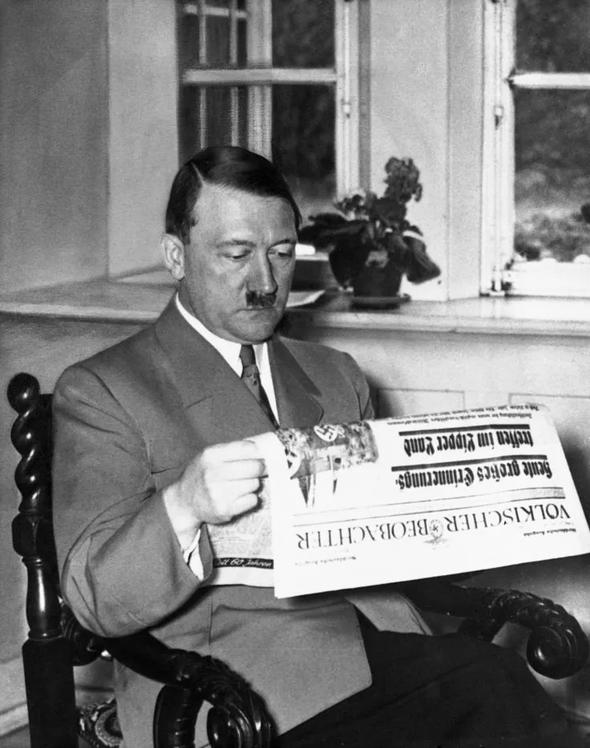 Гитлер был некомпетентным и ленивым, собрал правительство «клоунов» — мнение