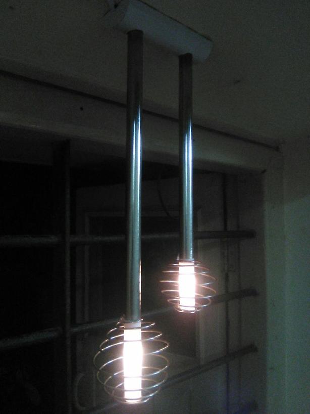 Стильный декор для дома в стиле лофт: делаем светильник с плафонами-пружинками своими руками