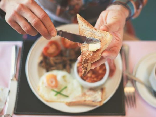 Завтрак - не самый важный прием пищи: мифы о диетах, которые были опровергнуты за последнее десятилетие