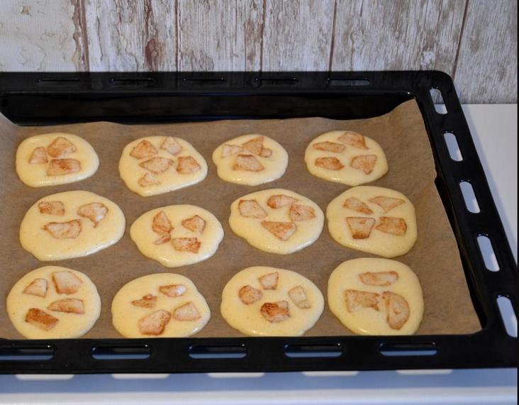 Рецепт, который пригодился. Сестра показала, как испечь эксперсс-печенье с яблоками, и теперь я готовлю его каждые выходные