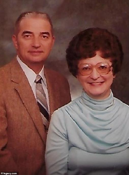 Муж и жена, которые были женаты 70 лет, умерли с разницей в 20 минут