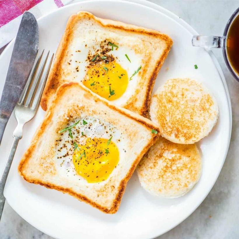 Они богаты витамином D, повышают умственную активность: 7 причин добавить яйца в свой завтрак
