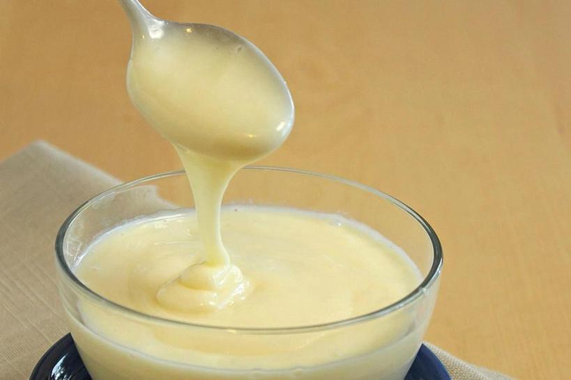 Детей не оторвать от десерта: рецепт вкусных карамельно-молочных шариков