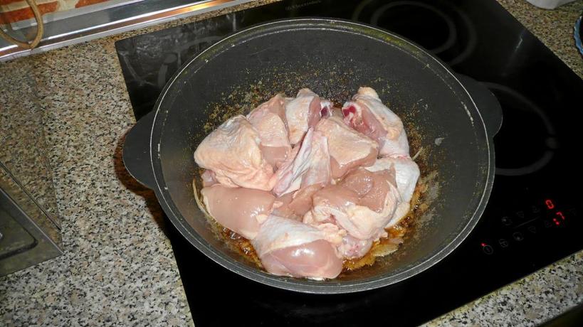 В ресторане на Кавказе попробовала очень вкусную курицу и выпросила рецепт у хозяина. Теперь часто удивляю родных острыми ножками
