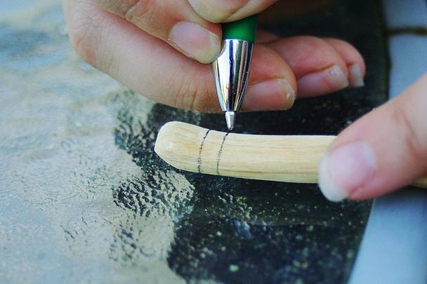 Как самостоятельно сделать оригинальную деревянную заколку для волос из обычной веточки
