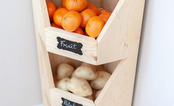 Отличное решение для хранения фруктов и овощей: делаем угловые ящики из натурального дерева