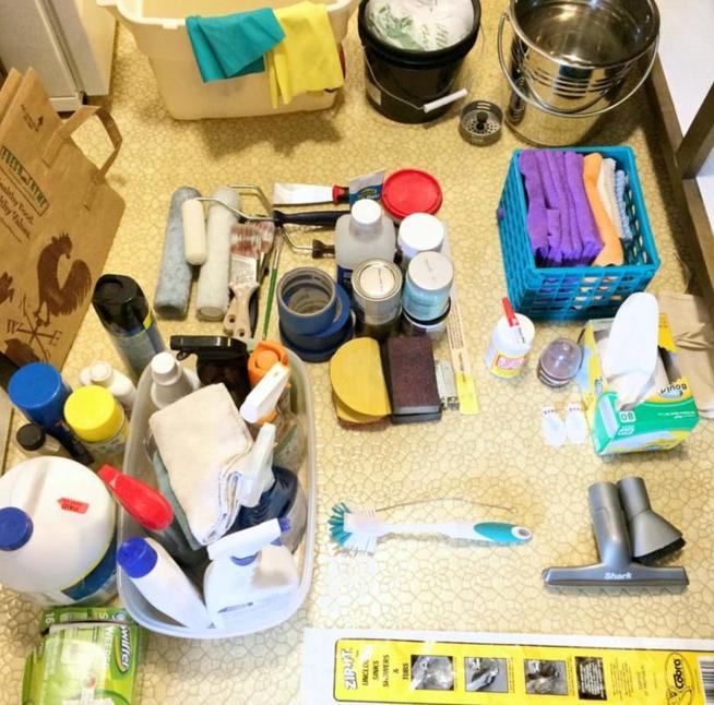 Шкафчик под раковиной тоже нуждается в уборке: мои советы