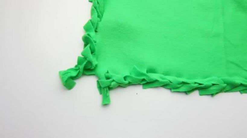 Как сделать своими руками теплое флисовое одеяло нужного размера: пошаговая инструкция