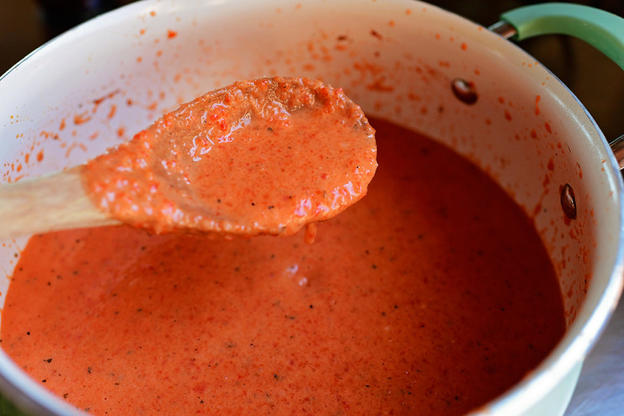 Кремовый суп с жареными красными перчиками: мое любимое блюдо, когда за окном идет снег