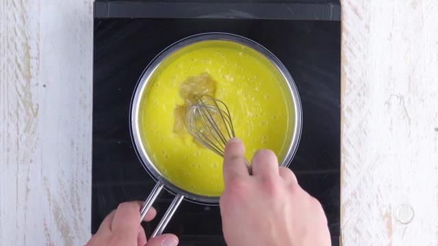 Итальянка научила готовить панна-котту, при виде которой текут слюнки