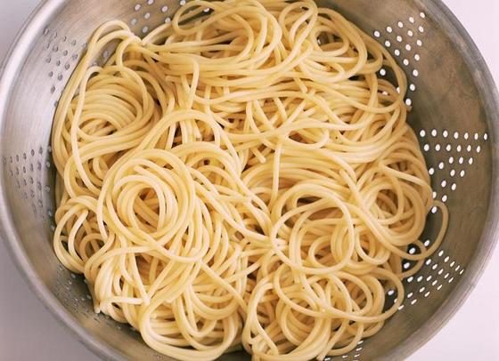Научилась готовить свекольный соус, который улучшает вид и вкус спагетти: получается, как в ресторане