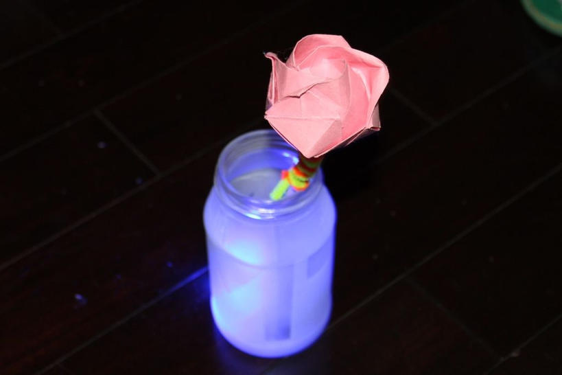 Светящаяся матовая ваза своими руками: инструкция в четыре шага