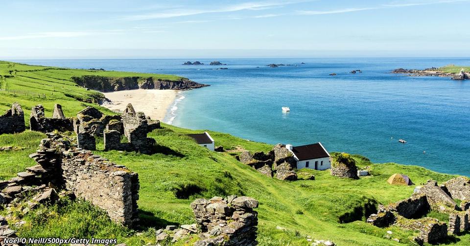 В Ирландии есть райский остров для интровертов — и вам заплатят за жизнь тут