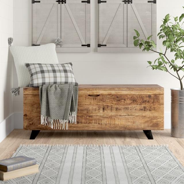 Джутовый коврик или зеркало в стиле кантри: 10 декоративных элементов, которые любую гостиную сделают комфортной и уютной
