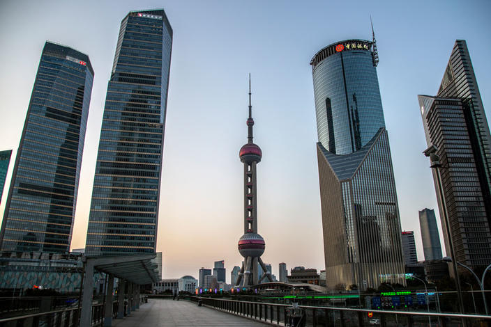 Шанхай — «город призраков». Вот как выглядят его улицы прямо сейчас