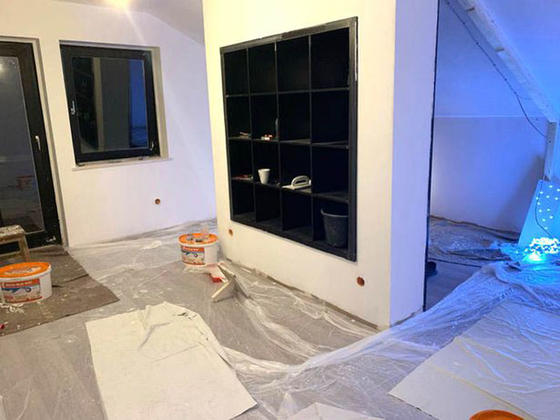 38-летняя Кэти Ховард создала великолепную комнату в космическом стиле для своей дочери, используя дешевые материалы