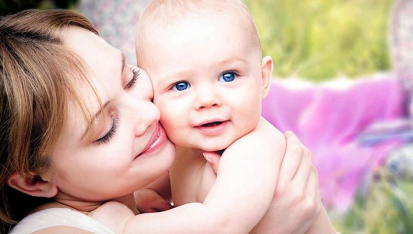 Разделите обязанности и не забывайте о романтике: психологи рассказали, как укрепить отношения после рождения ребенка