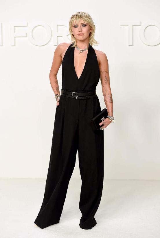 10 лучших и диких нарядов знаменитостей на New York Fashion Week 2020: Рианна появилась в наряде из своей коллекции Fenty