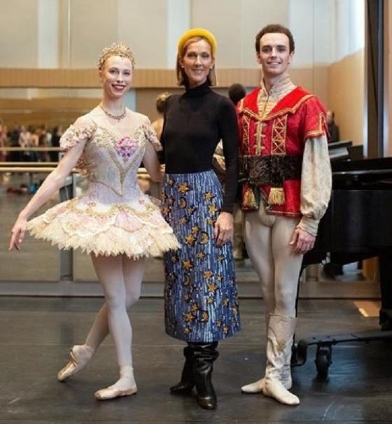 Селин Дион в 51 год занимается балетом 4 раза в неделю и не забывает удивлять поклонников в Instagram своей фигурой