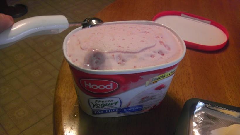 Готовлю своим домашним шарики из замороженного йогурта и злаков: вкусный и полезный десерт