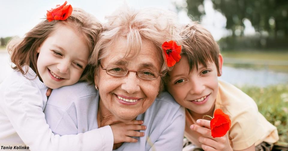 Воспитывать детей рядом с бабушкой — лучший подарок, который вы можете им дать